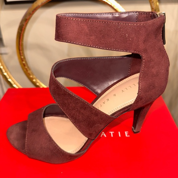 ❤️Katie & Kelly Amari Bordo Strappy Open Toe Back Zipper Sandal - Picture 9 of 16